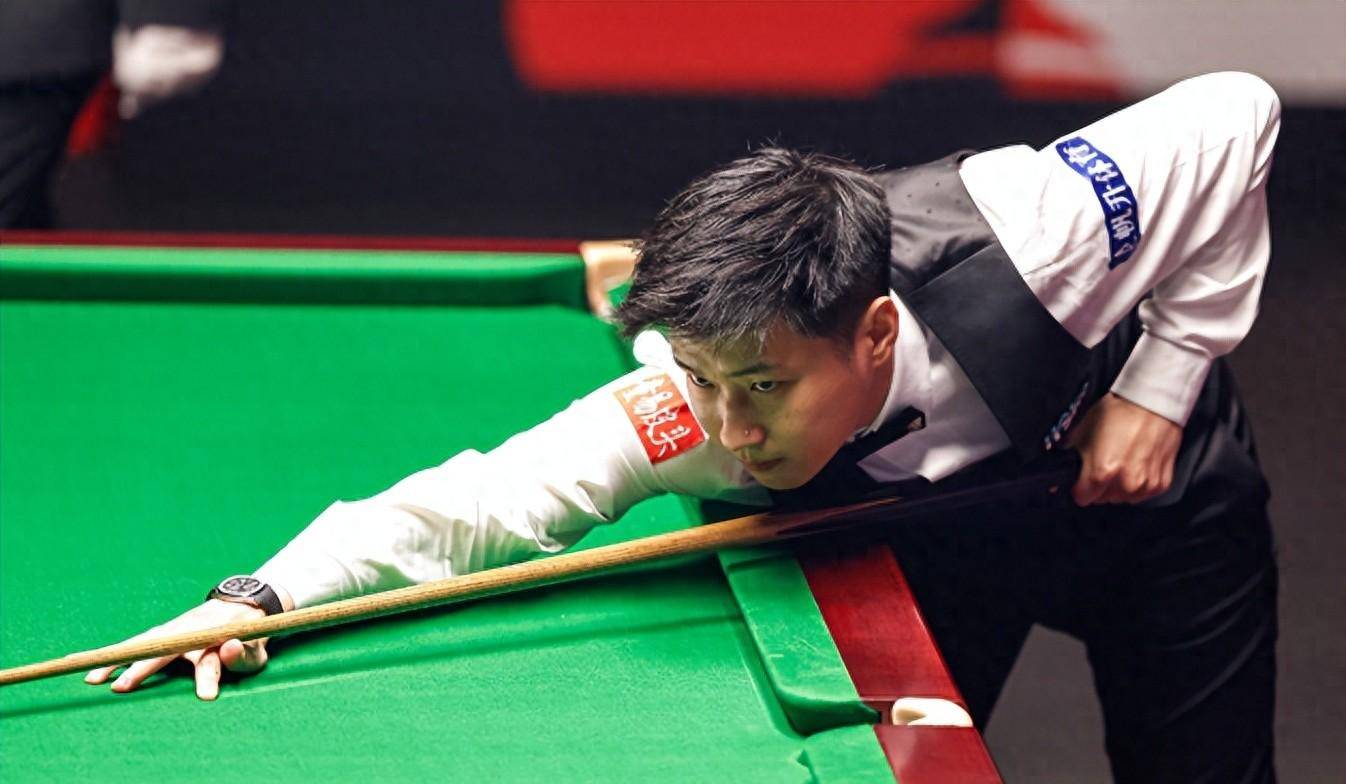 首次拿到世, 首轮面对实