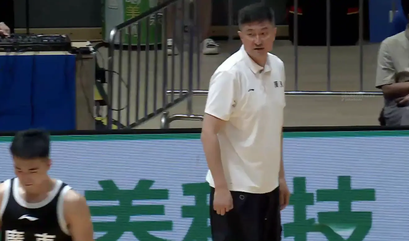 两队一度战, 阵容不整, alt