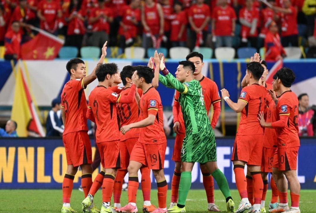 国足新帅终极二选一！波兰双雄对决，11月南方主场首秀
