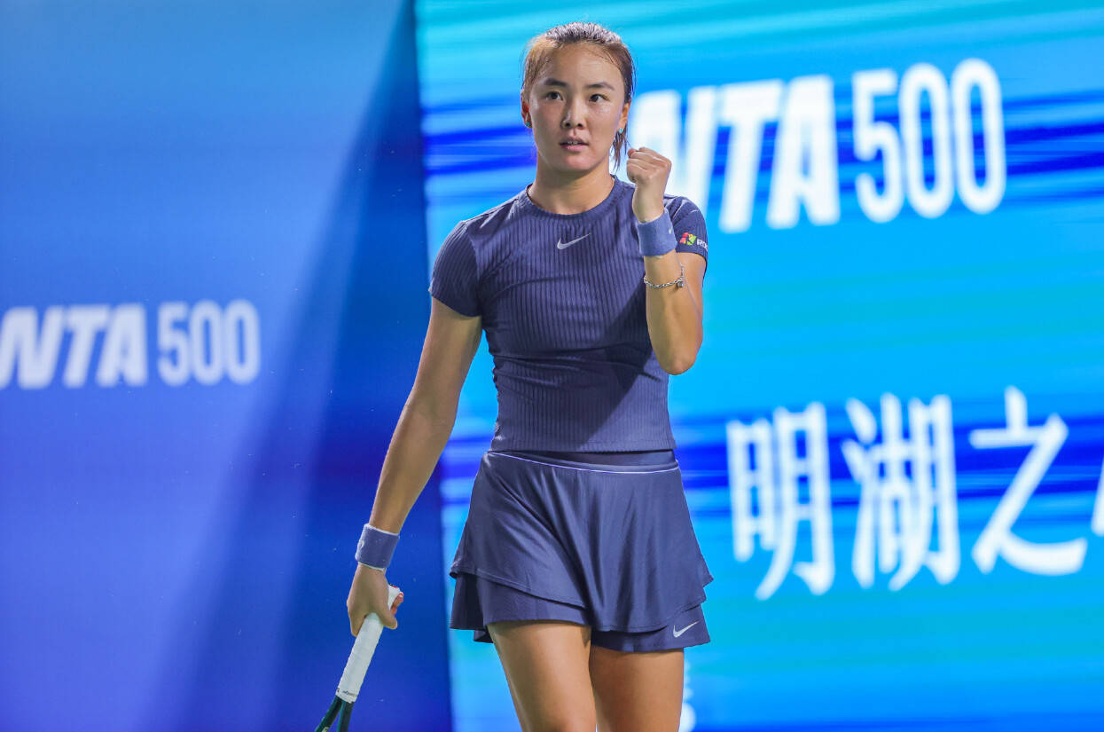 汰王欣瑜晋, 山德洛娃