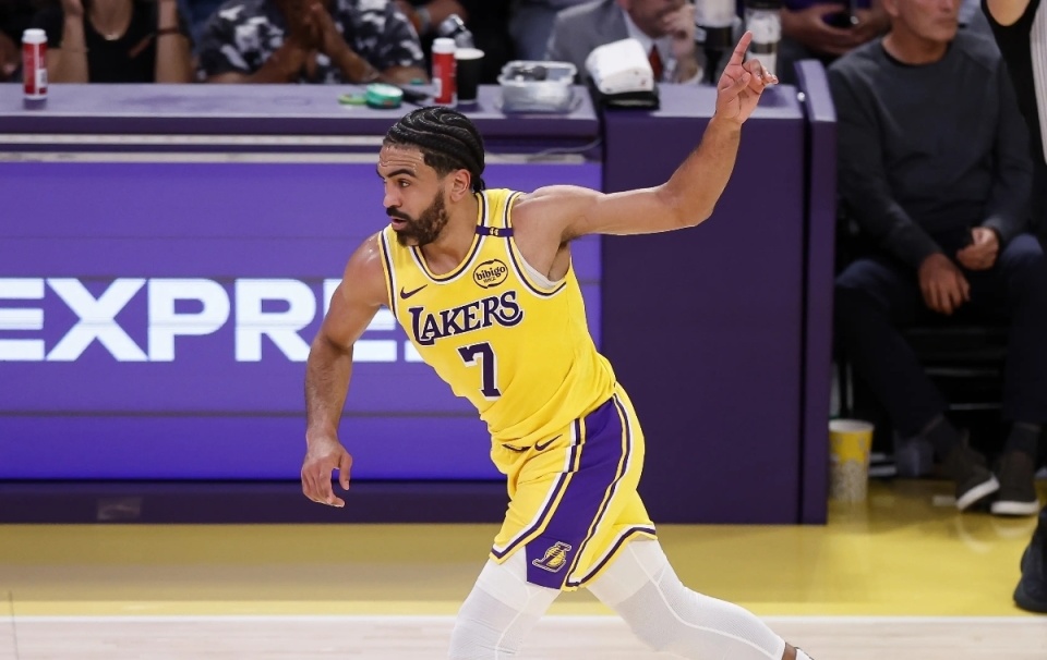 哨三分不中, 但他们此役 哨三分不中, 但他们此役